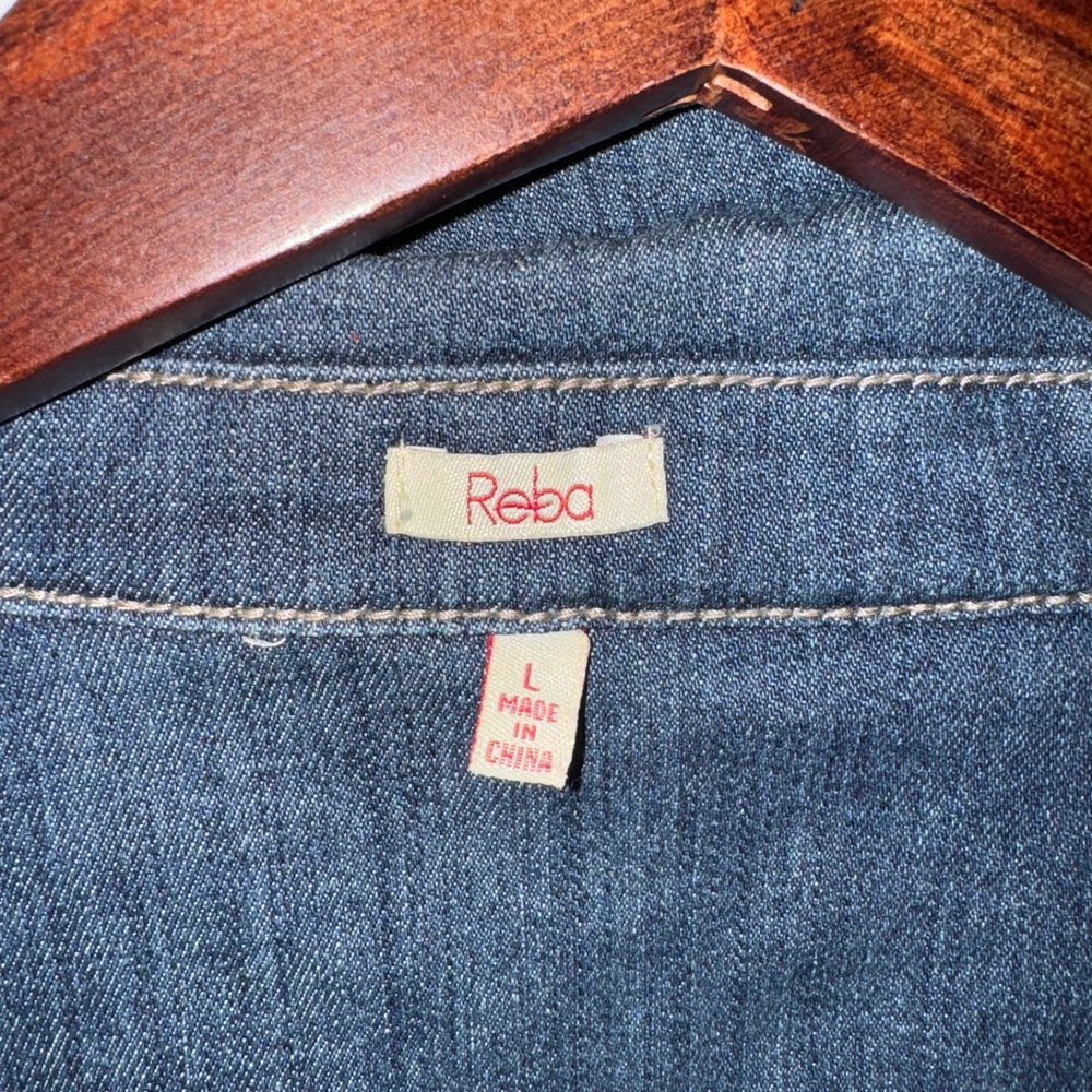 Reba Dillards Embroidered Mesh Back Denim Jacket Embellished Studded Western - Picture 3 of 3